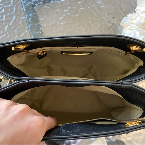 Valentino by Mario Valentino
Rita Leather Logo - Picture 6 of 6